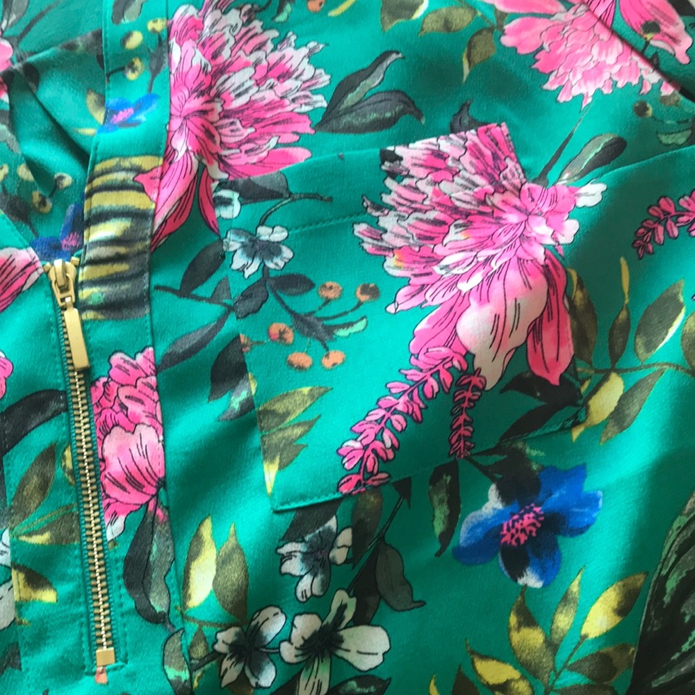 Express floral short sleeve blouse - Picture 4 of 5